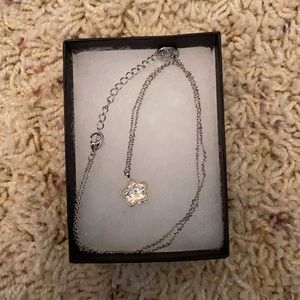cute star necklace (brand new)